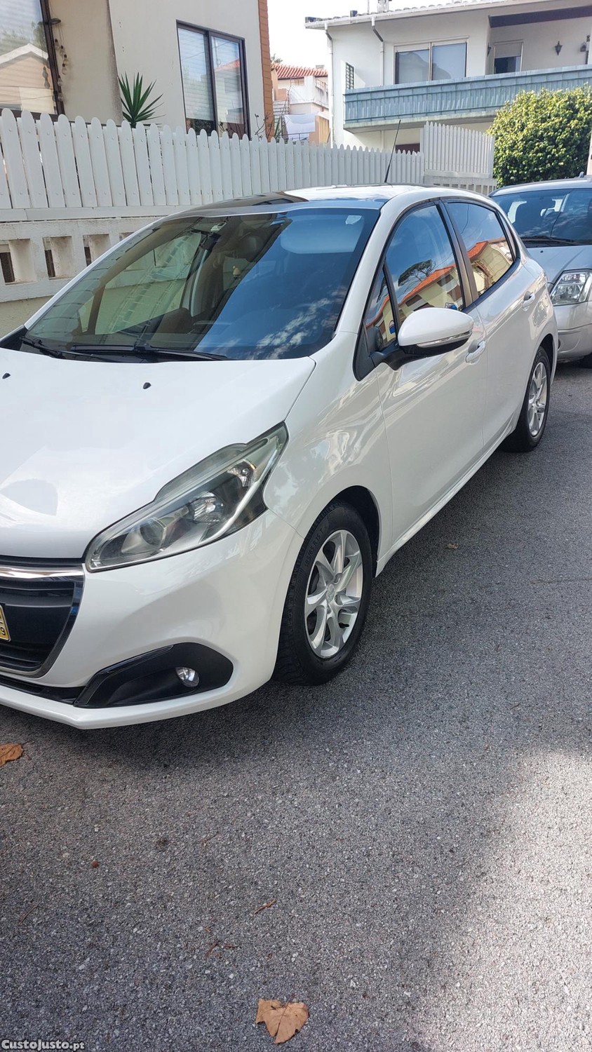 Peugeot 208 Alure — fotografia 3