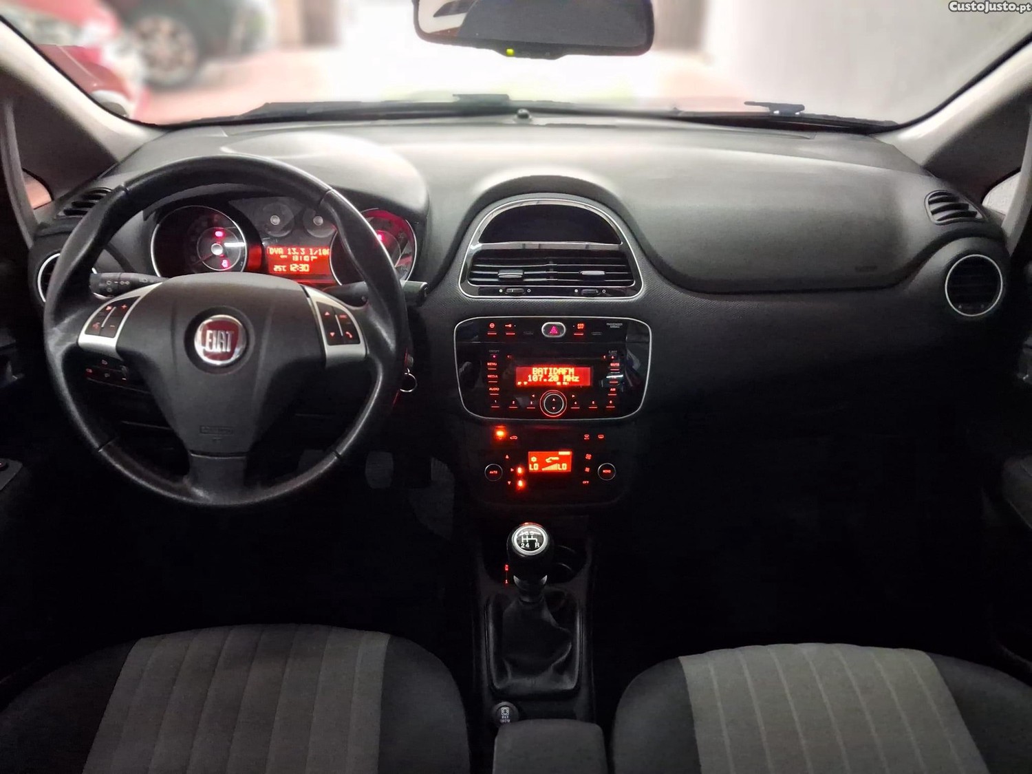 Fiat Punto 1.2 Lounge S&S — fotografia 6