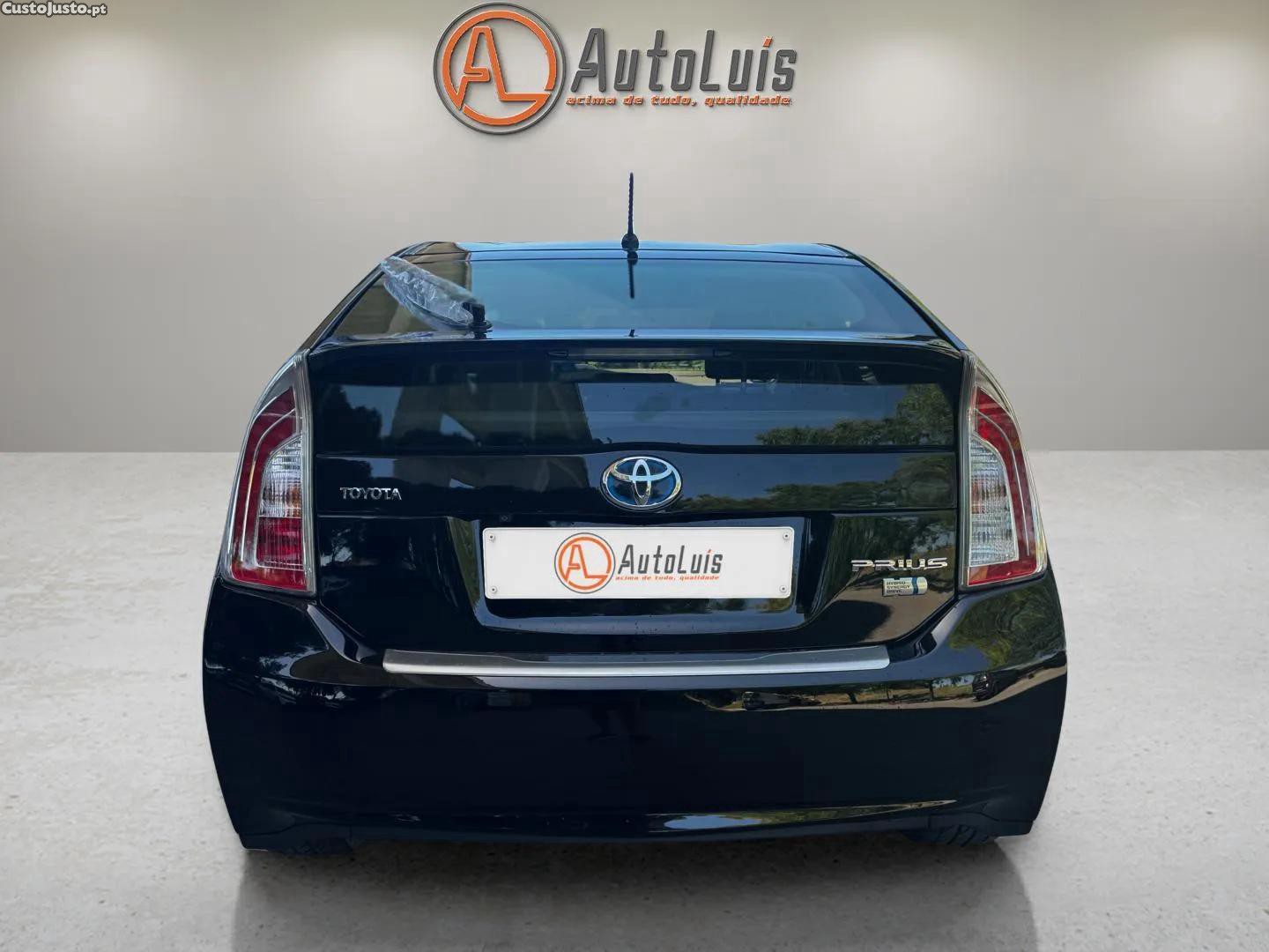 Toyota Prius 1.8 HSD Premium — fotografia 6