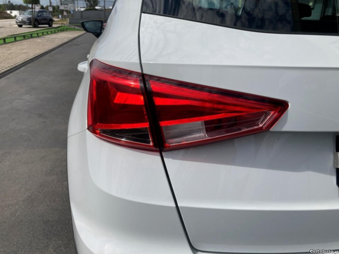 SEAT Arona 1.6 TDI Reference — fotografia 19