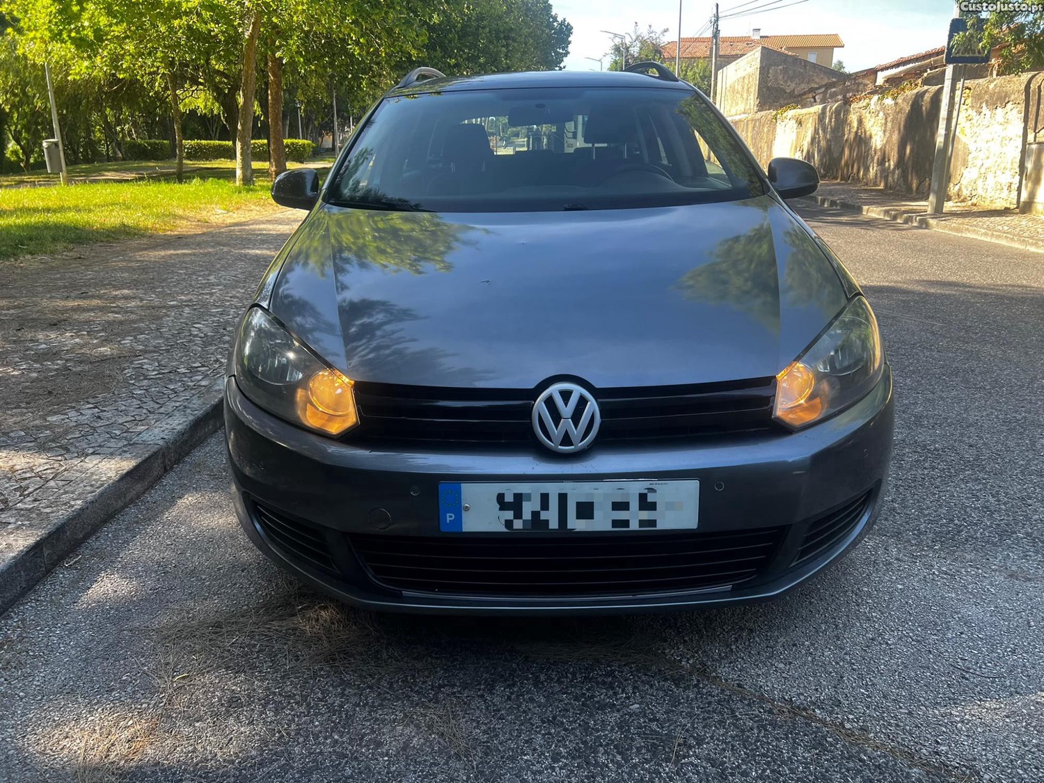 Volkswagen Golf VI 1.6 TDI Confortline (1 Registo) - Excelente Estado Geral — fotografia 11
