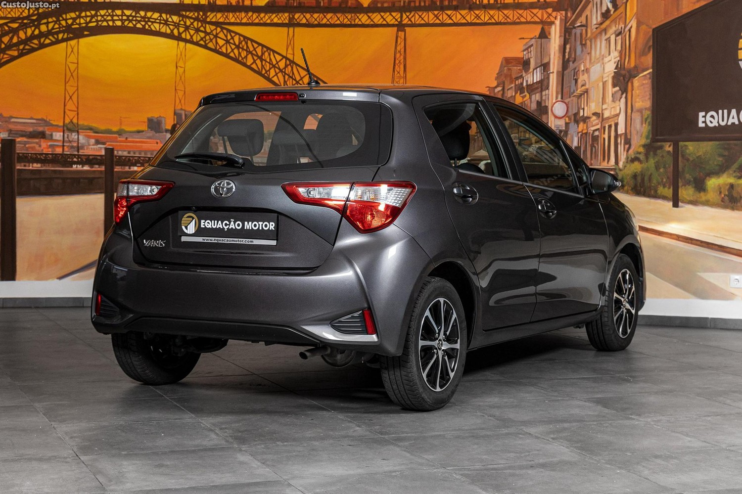 Toyota Yaris 1.0 VVT-i Comfort — fotografia 19