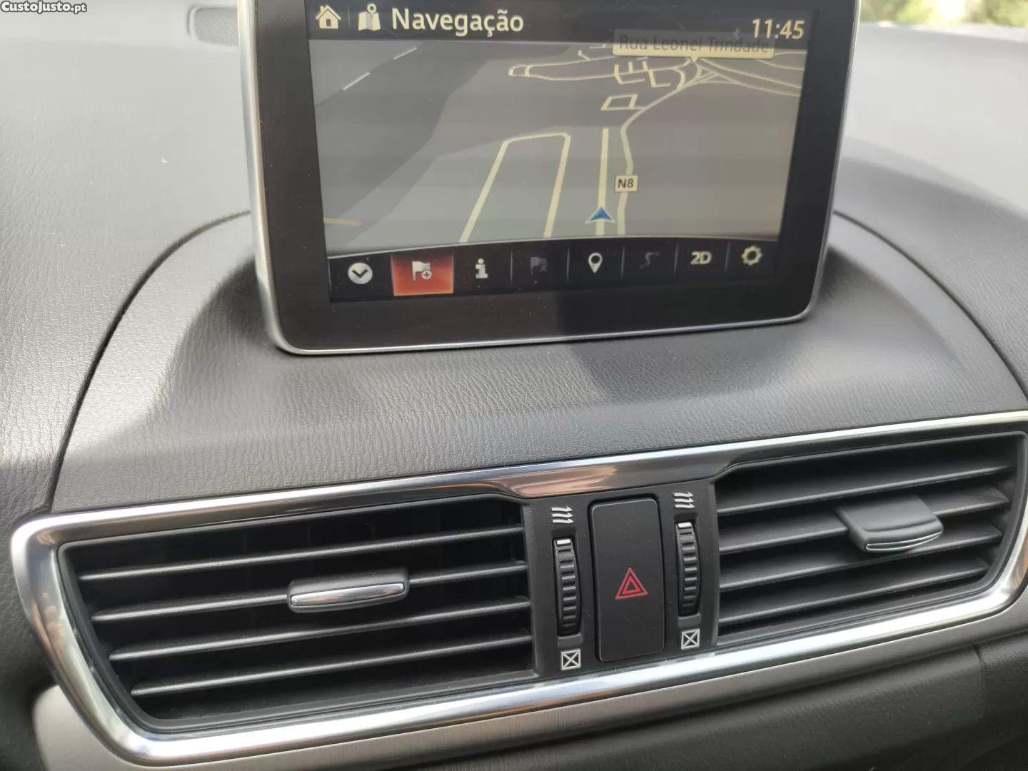 Mazda 3 1.5 sky-d excellence pack ht navi — fotografia 15