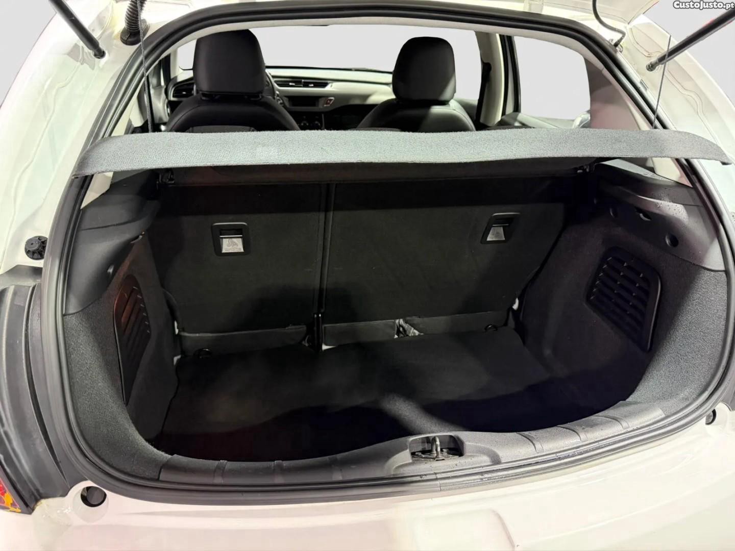 Citroën C3 1.2 PureTech Attraction — photo 5