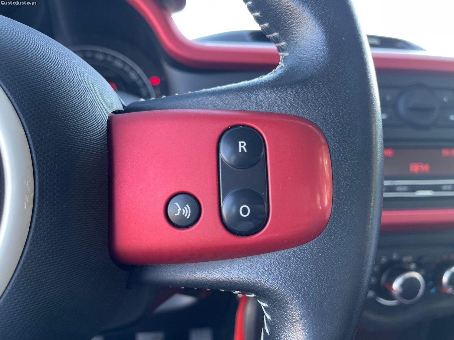 Renault Twingo 1.0 SCe Dynamique — fotografia 4