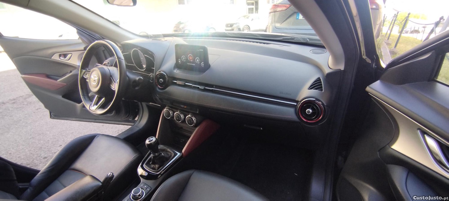 Mazda CX-3 1.5D 105cv Ecellence Navi Revisoes marca — fotografia 4