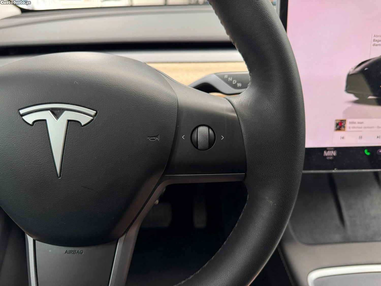Tesla Model Y Tração Traseira — fotografia 10