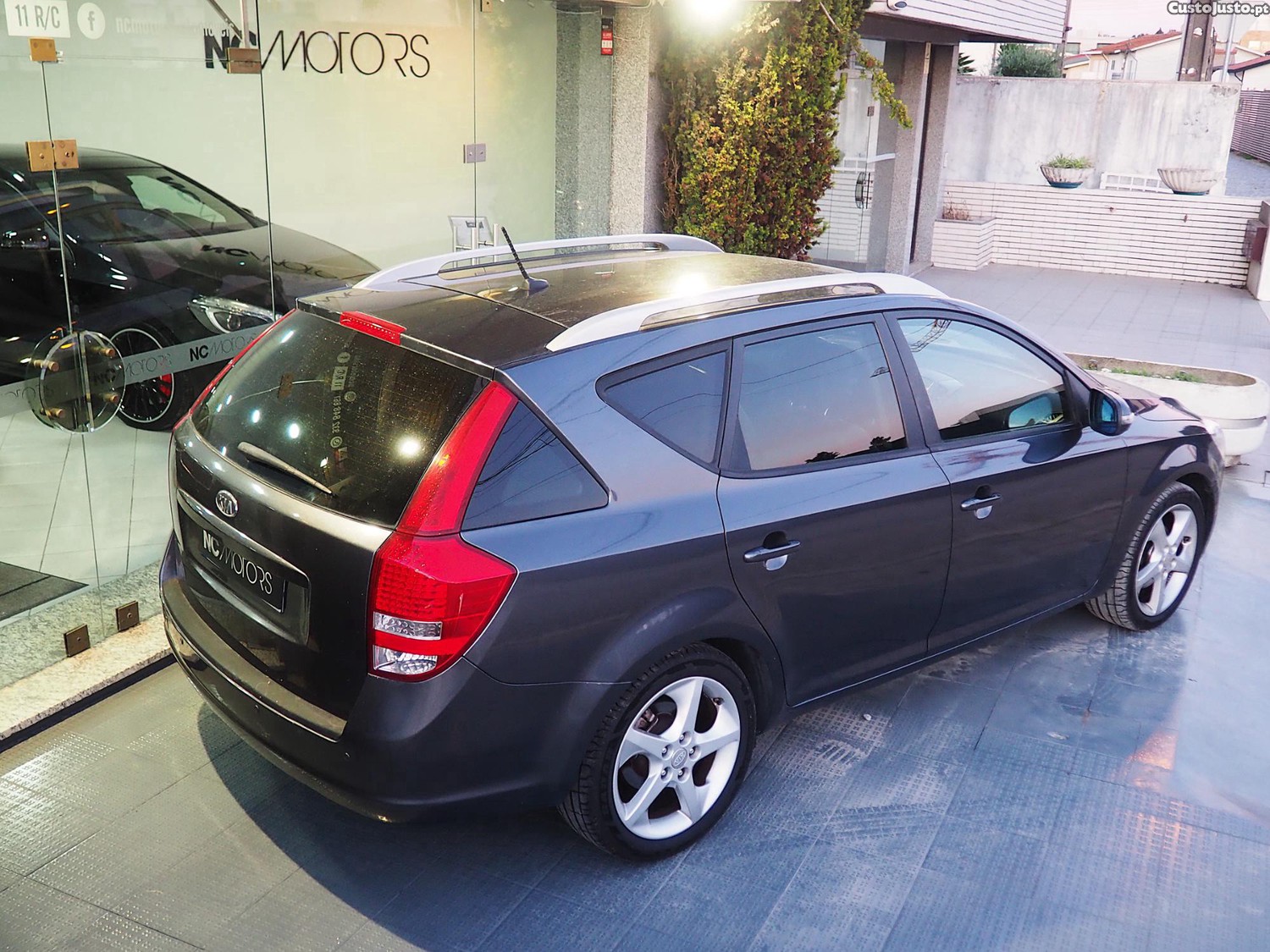 Kia Ceed Sw 1.6 Crdi 128 cv — photo 4