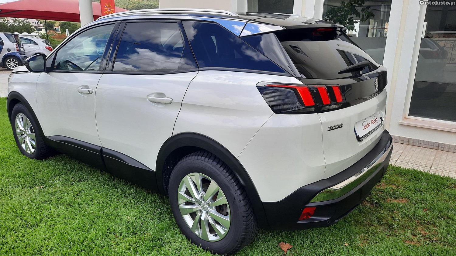 Peugeot 3008 1.5 HDI ALLURE Cx 8 v, 130 CV — fotografia 9