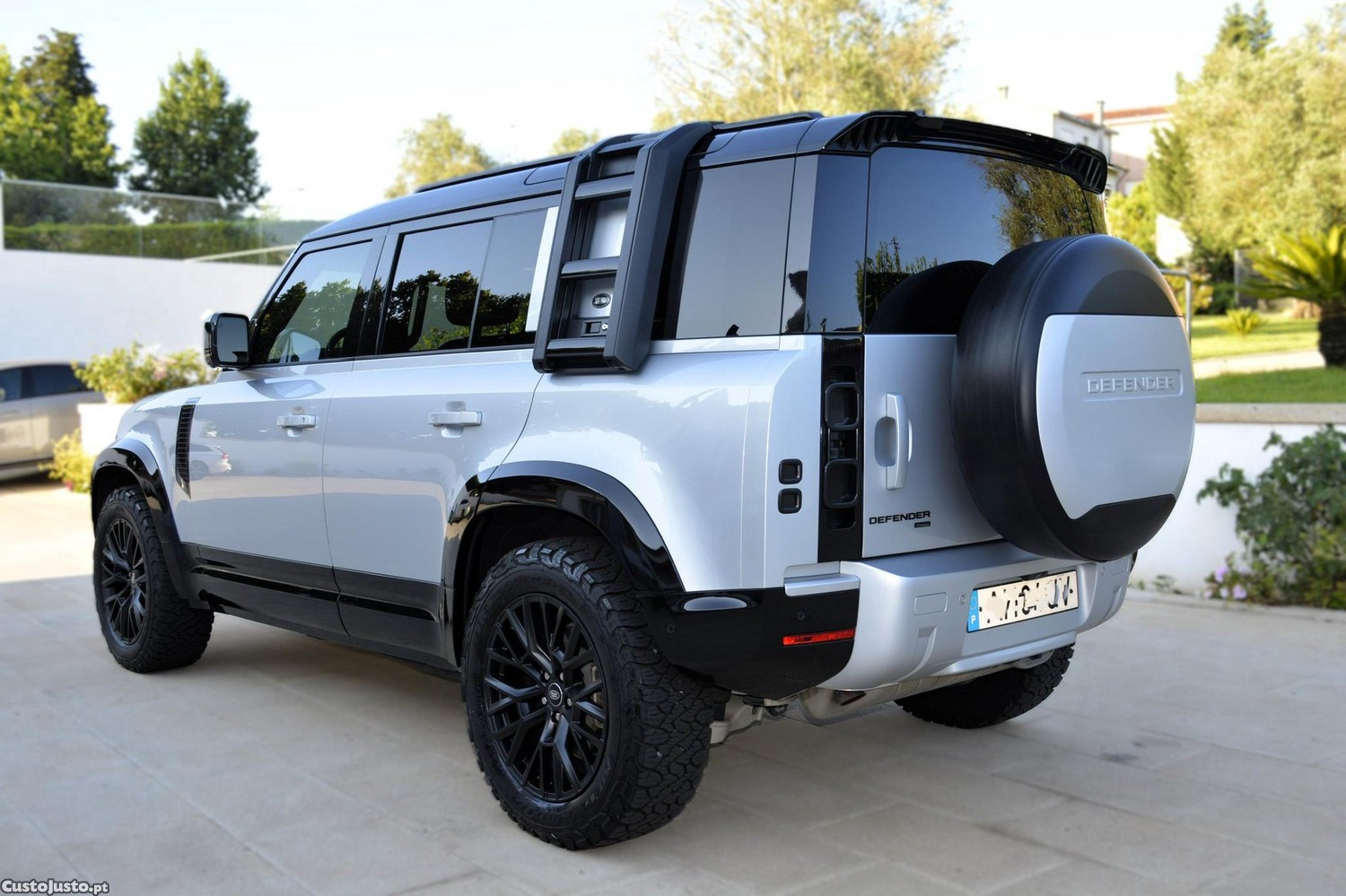 Land Rover Defender 3.0 I6 130 AWD X-Dynamic HSE — fotografia 24