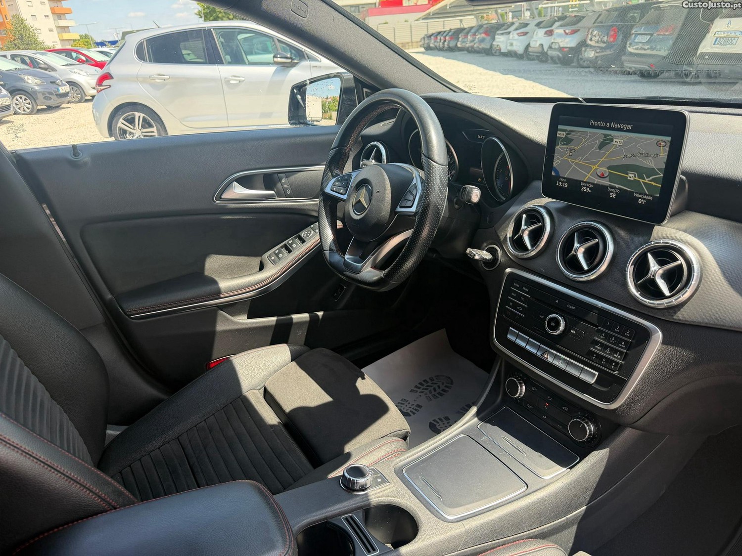 Mercedes-Benz CLA 200 d AMG Line Aut. — fotografia 6