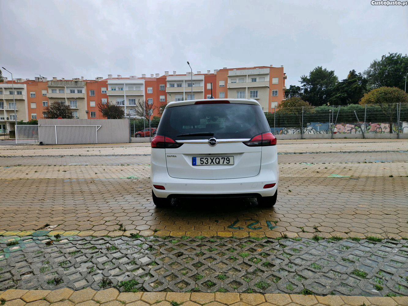 Opel Zafira C Tourer 1.6 CDTi Innovation S/S 7 lugares — fotografia 8