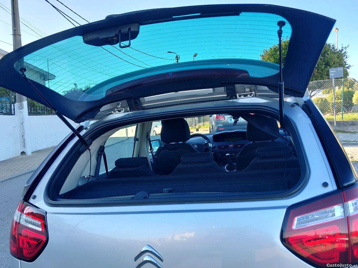 Citroën C4 Picasso Hdi — photo 4