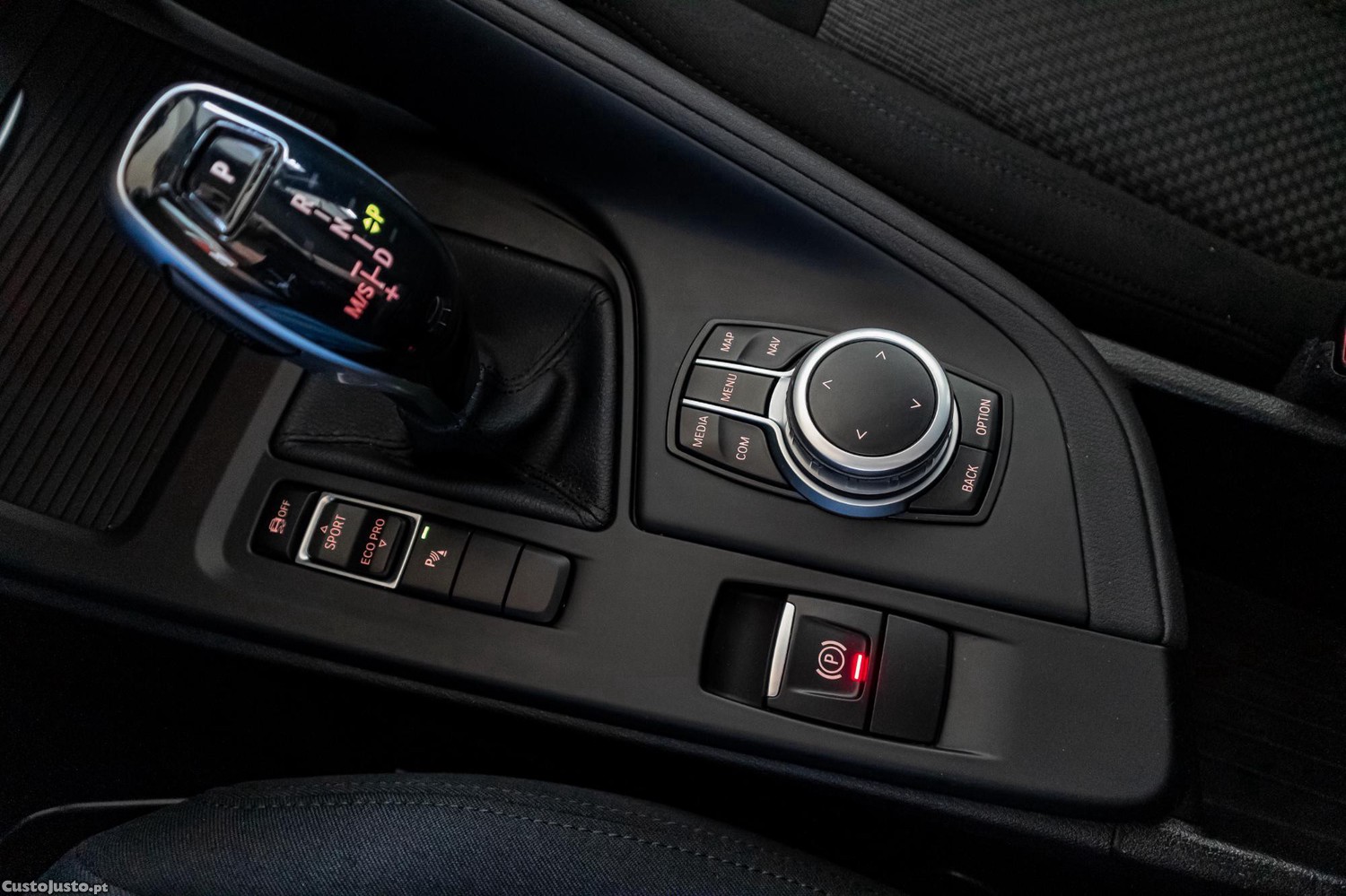 BMW X1 16 D sDrive Auto — fotografia 14