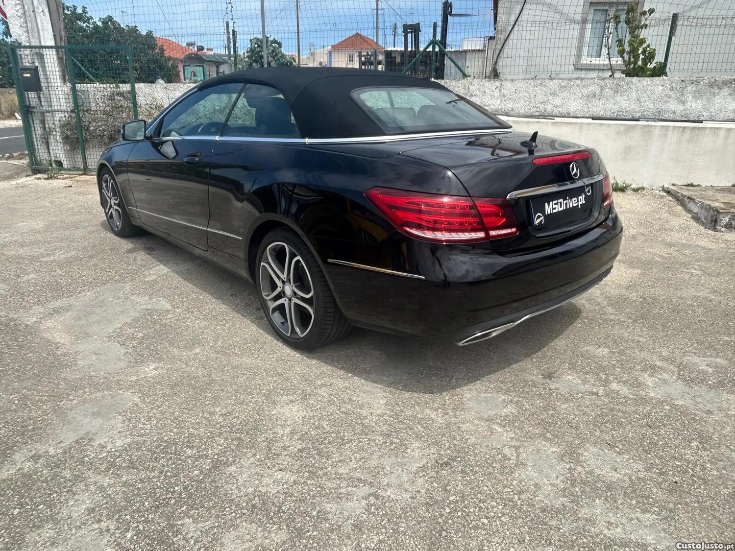 Mercedes-Benz E 220 BlueTEC Auto — fotografia 19