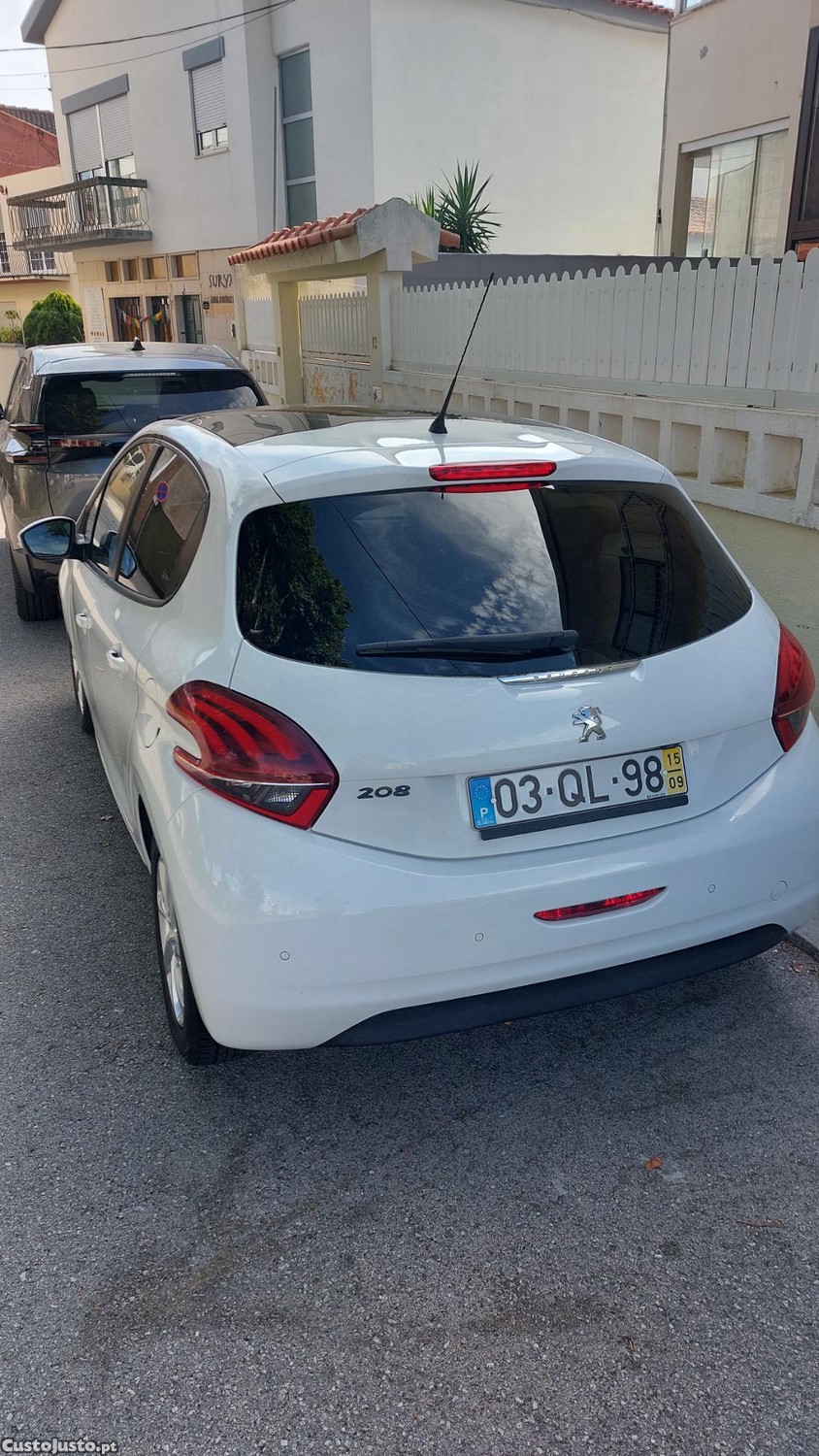 Peugeot 208 Alure — fotografia 8