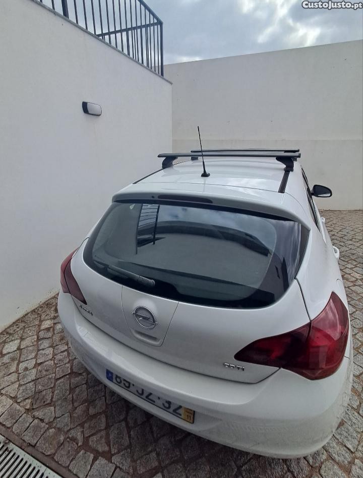Opel Astra Cosmo  1.7 CDTI 125 CV | 2010 | 1 Proprietário I Bom Estado — photo 4