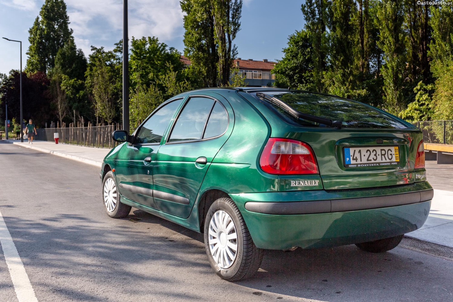 Renault Mégane 1.4 16v Expression — fotografia 9