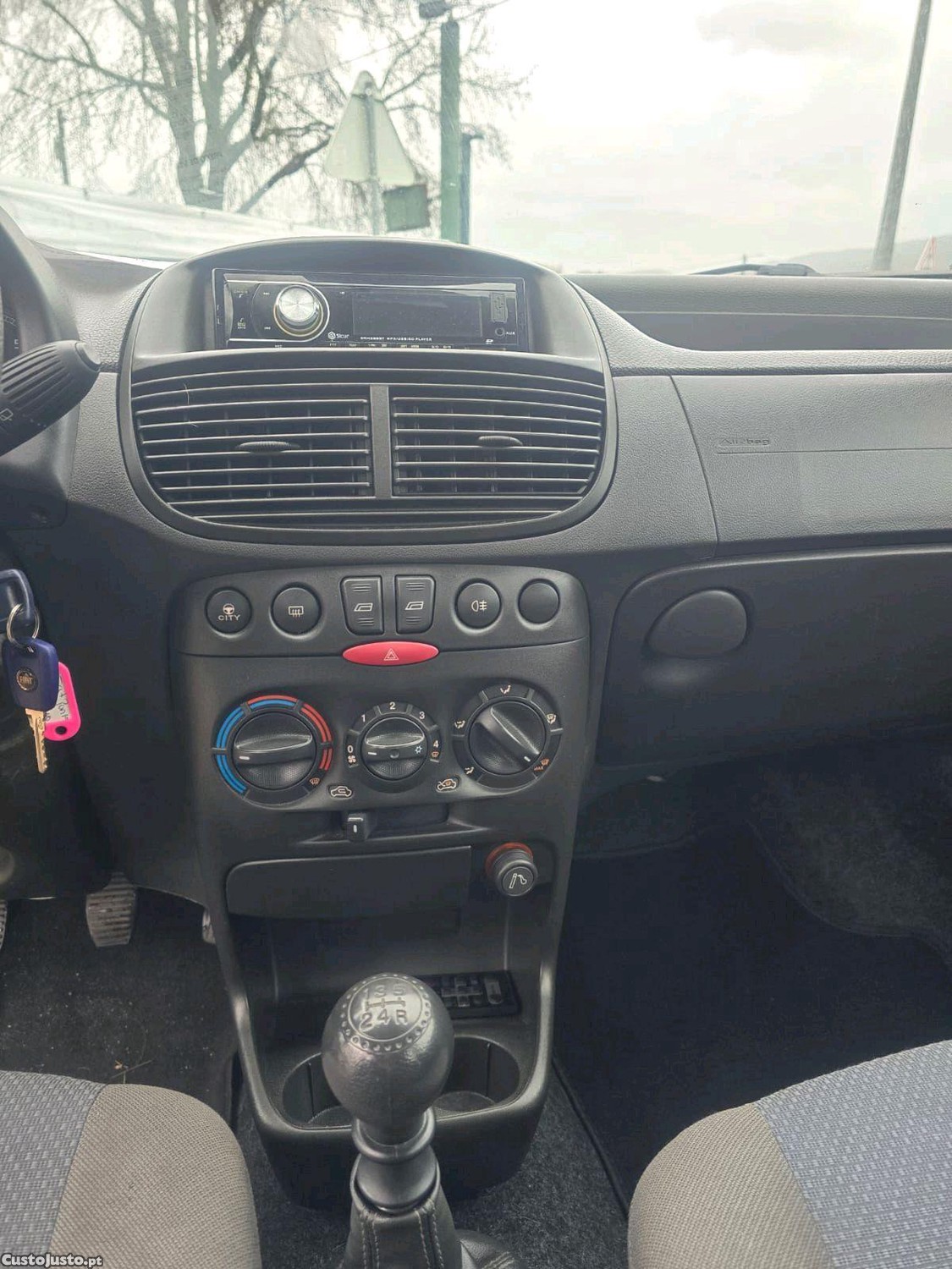 Fiat Punto gasolina — fotografia 3