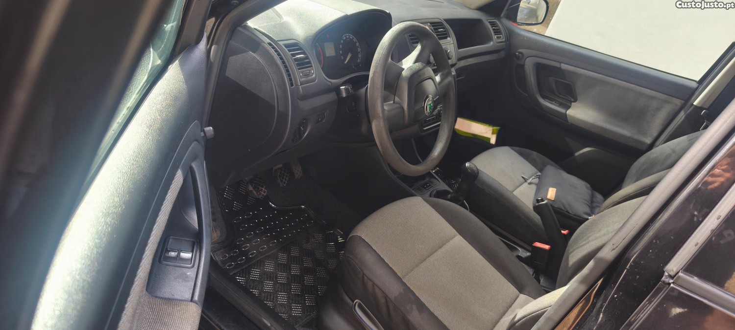 Skoda Fabia 1.2 — fotografia 5