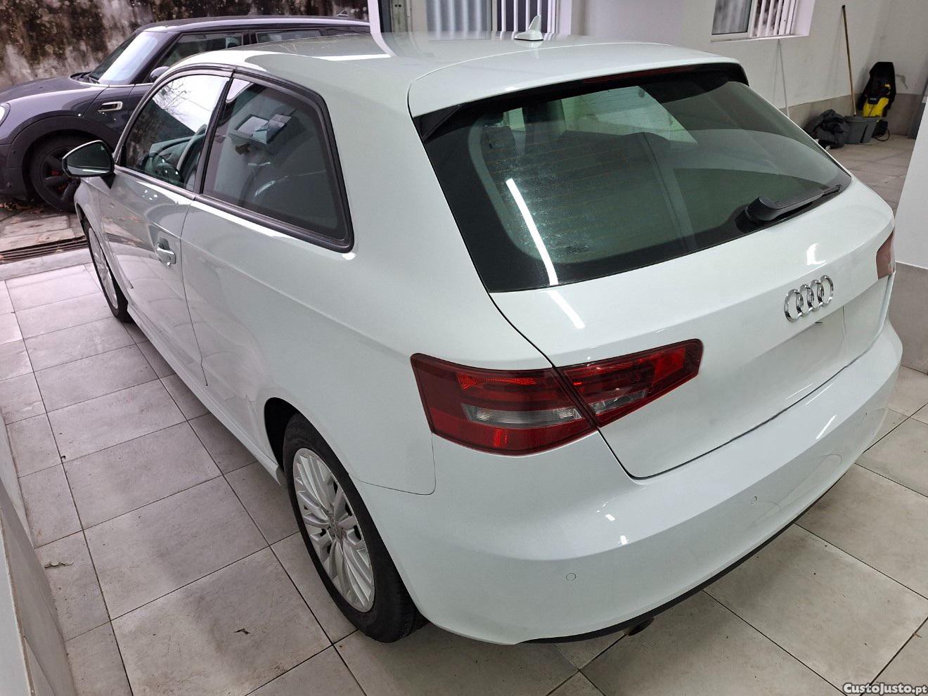 Audi A3 1.6 Tdi 110 Ultra — fotografia 5
