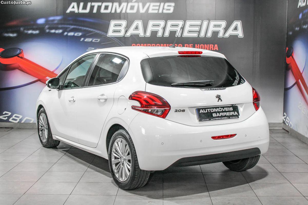 Peugeot 208 1.5 BlueHDi Signature - 19 — photo 2