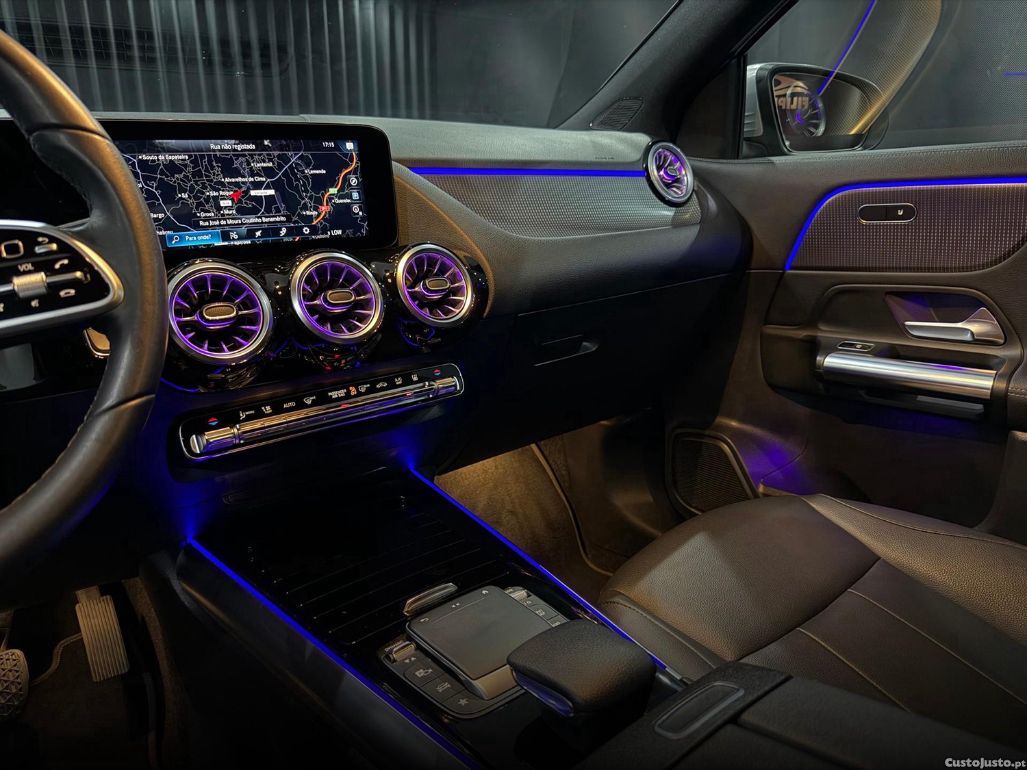 Mercedes-Benz GLA 250 e 8G-DCT Progressive — fotografia 10