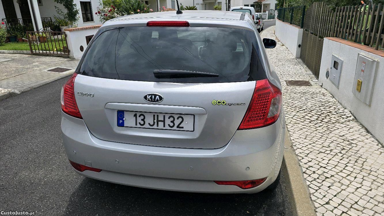 Kia Ceed eco dynamics — fotografia 8
