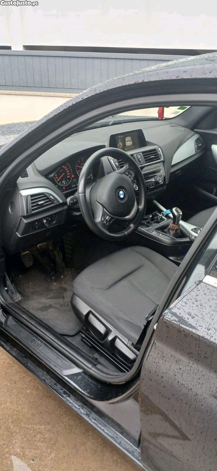 BMW 116 d EfficientDynamics — fotografia 4