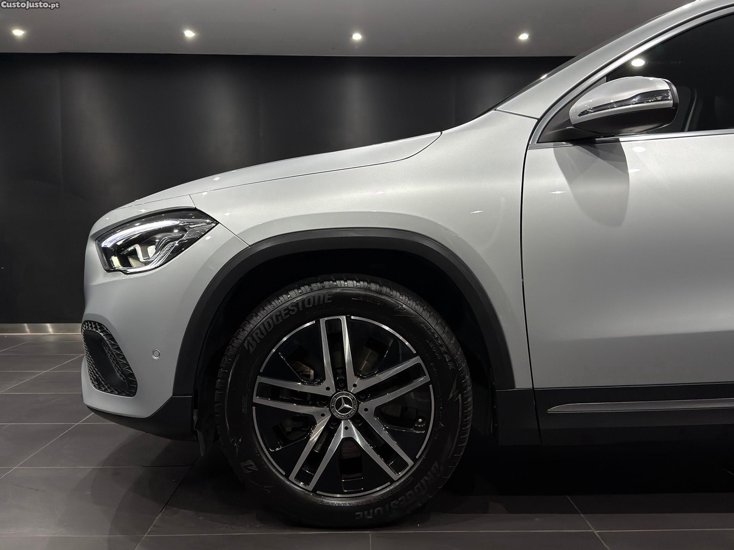 Mercedes-Benz GLA 250 e 8G-DCT Progressive — fotografia 23