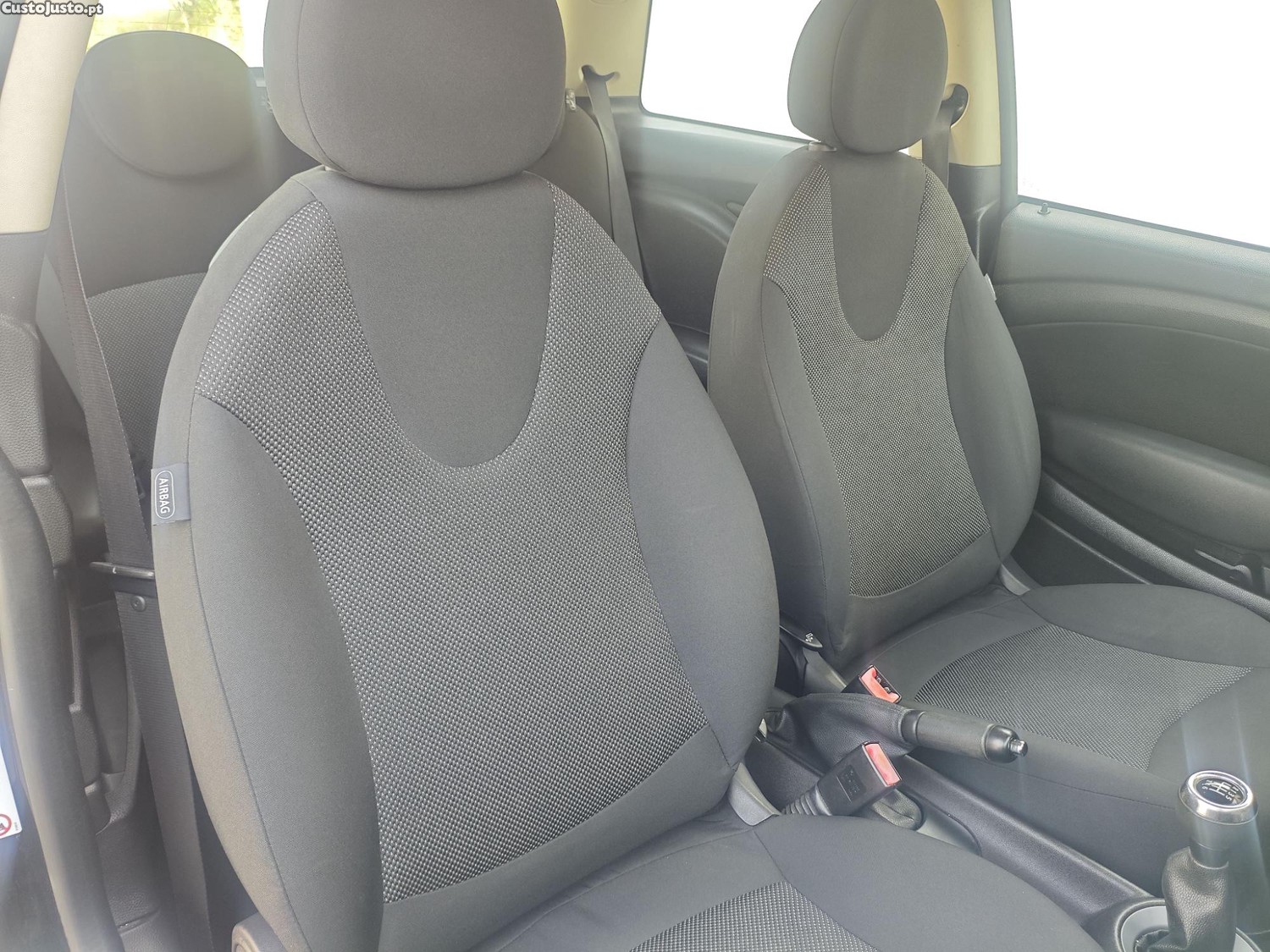 MINI Cooper 1.6 Diesel - 180000km — fotografia 9