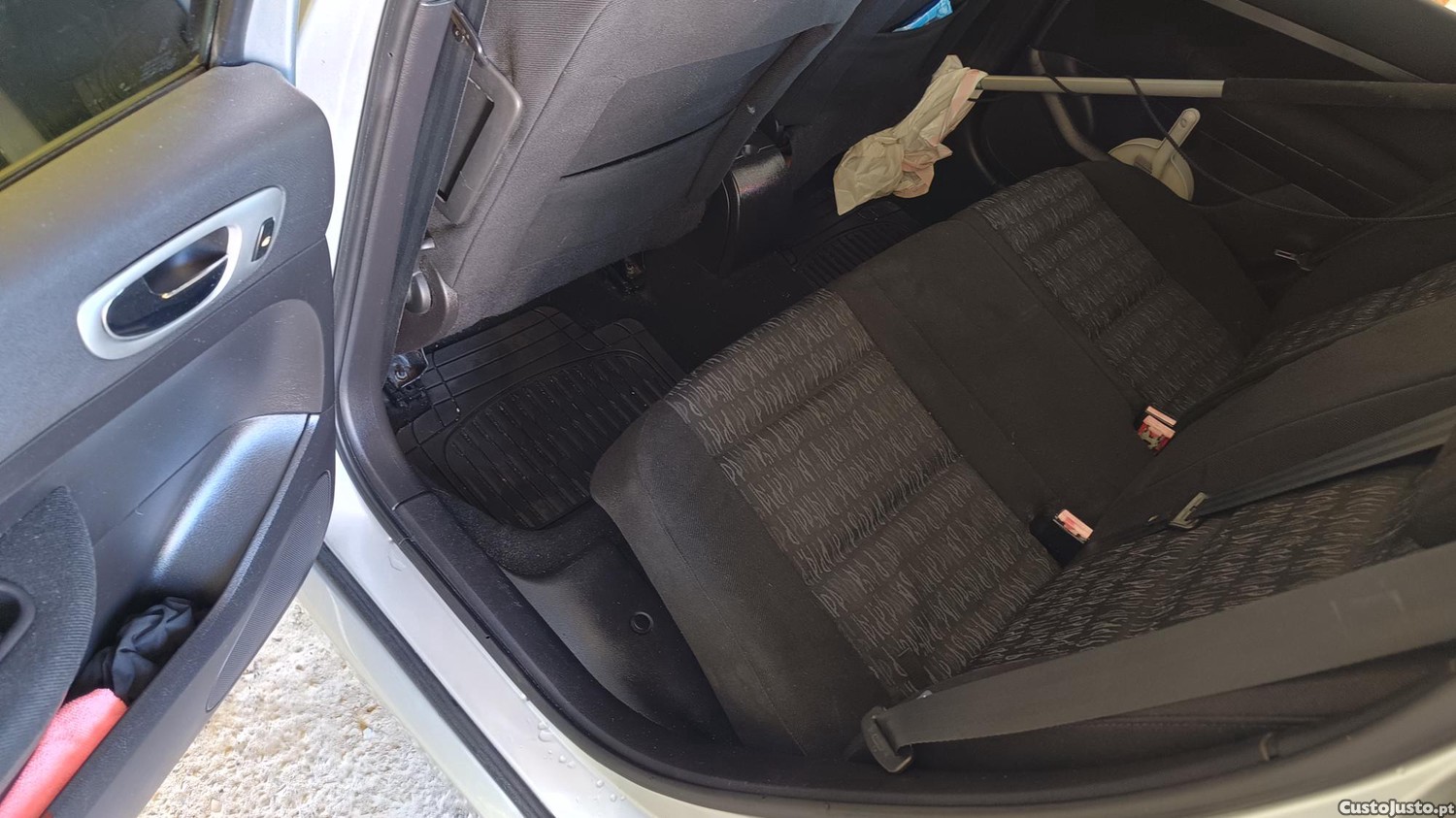 Peugeot 307 Break 1.4 HDi — photo 4
