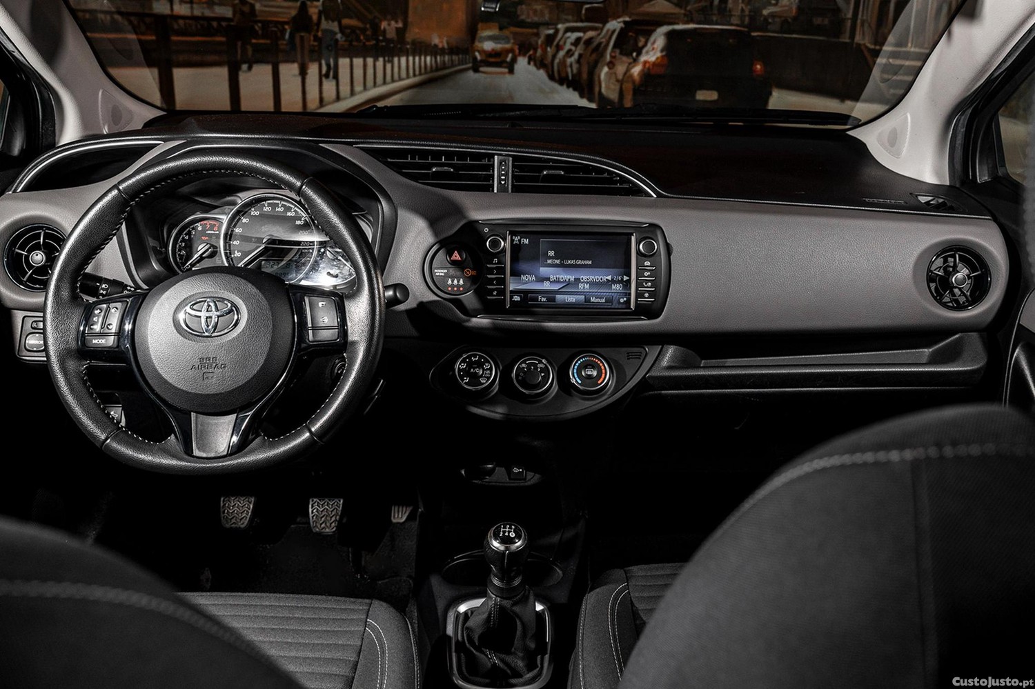 Toyota Yaris 1.0 VVT-i Comfort — fotografia 13