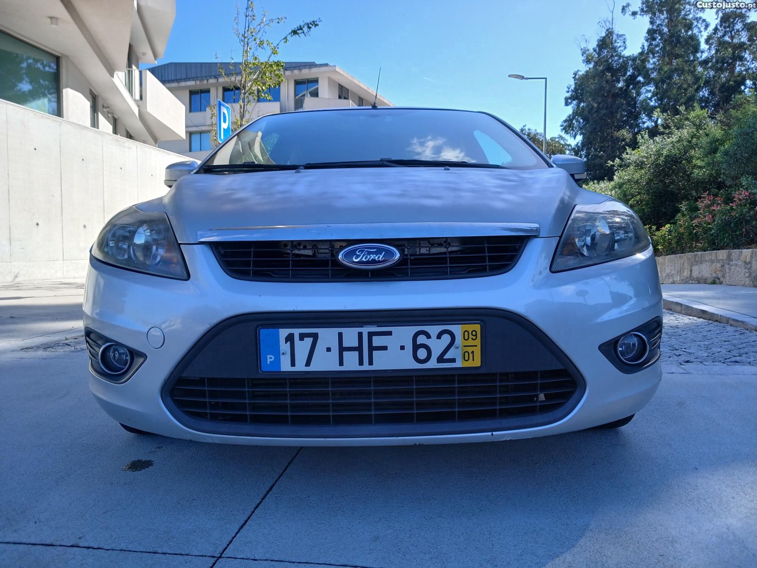 Ford Focus 1.6 tdi 3p 5 l — photo 2