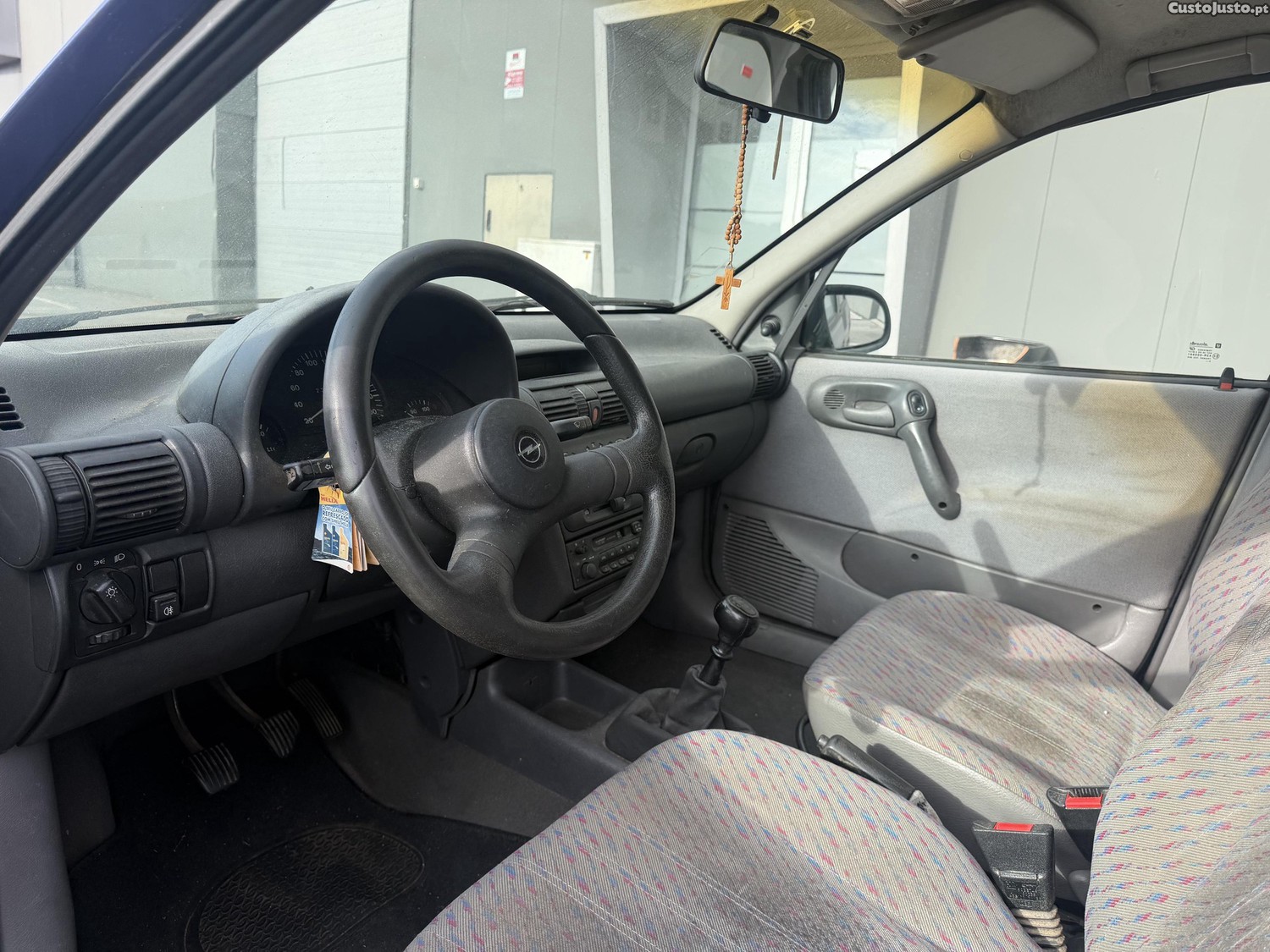Opel Corsa 1.2 — fotografia 3