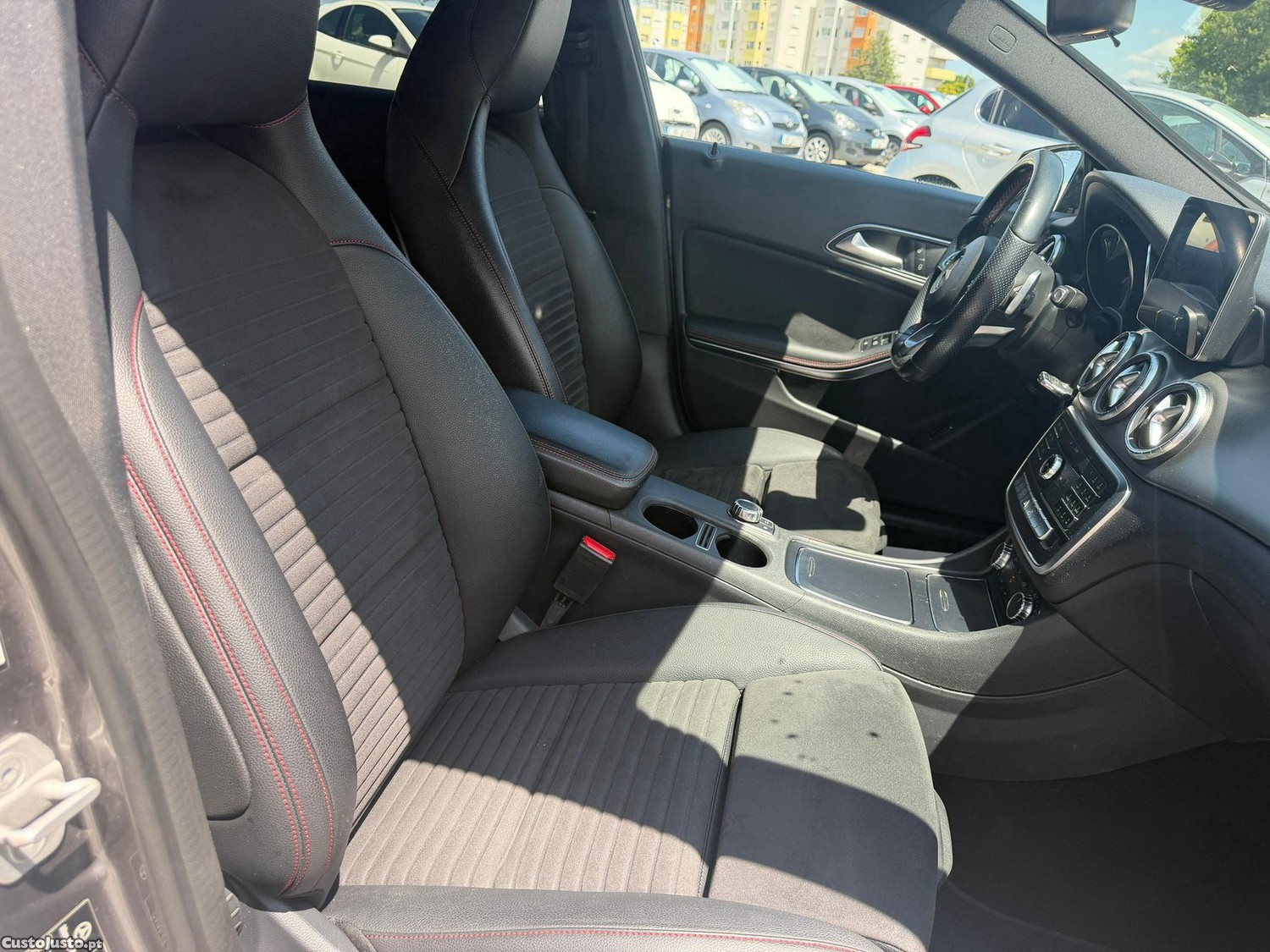 Mercedes-Benz CLA 200 d AMG Line Aut. — fotografia 4