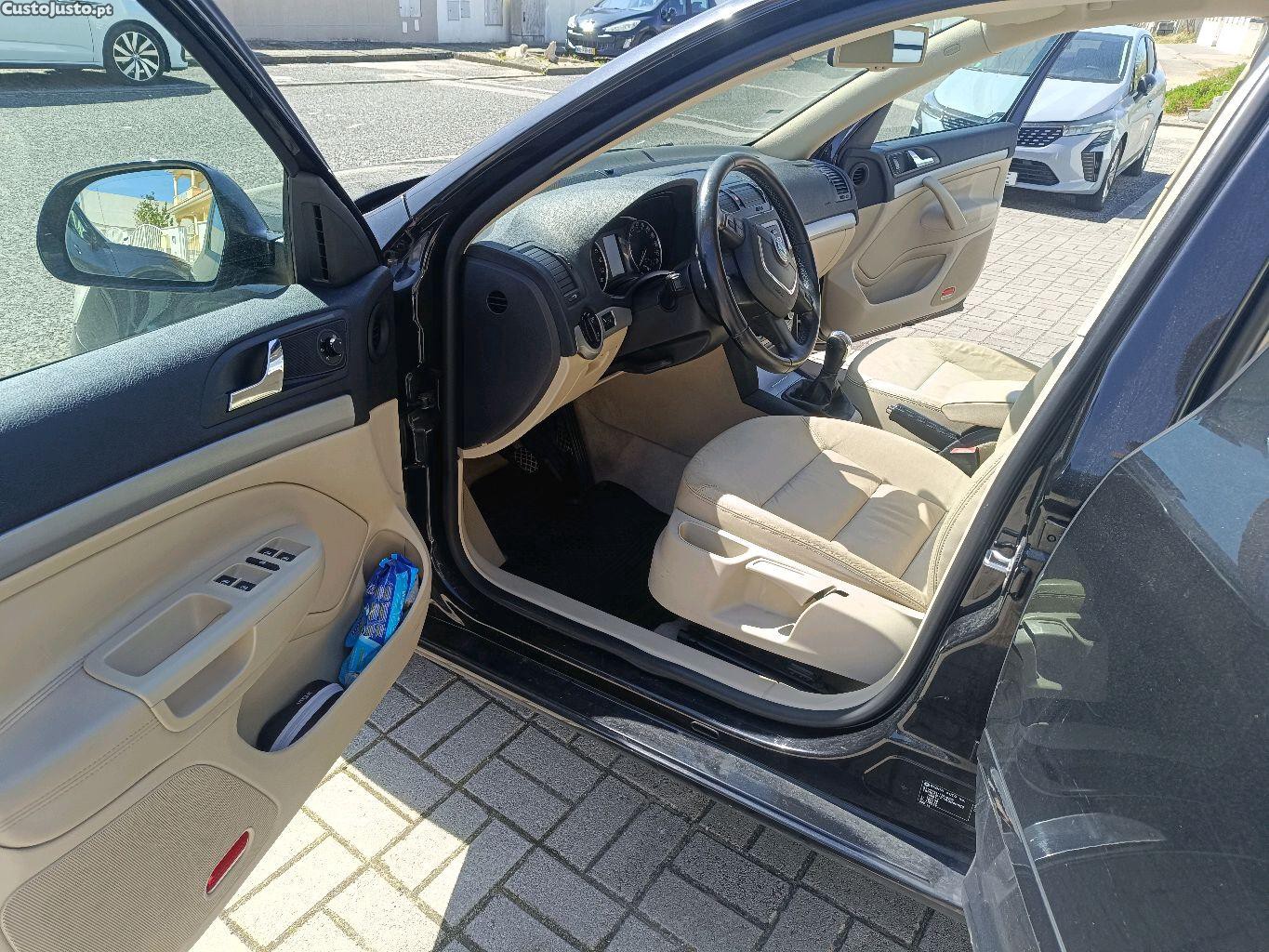 Skoda Octavia 1.6TDI — fotografia 3