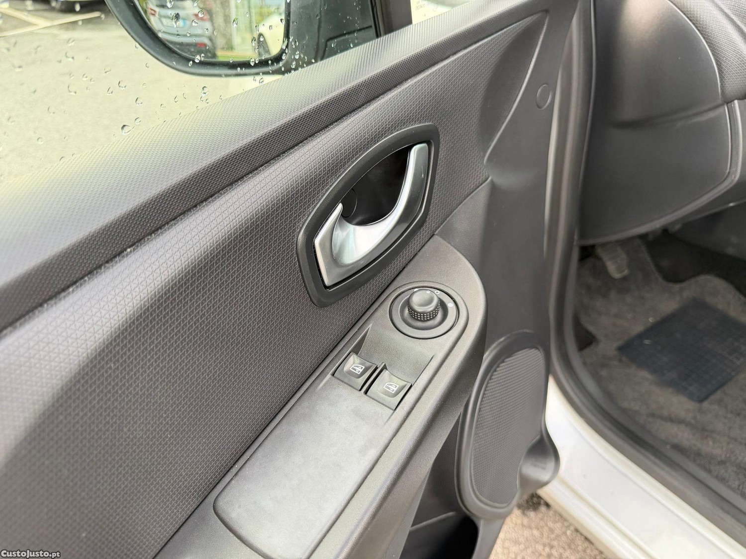 Renault Clio 1.5 dCi Dynamique S — fotografia 11