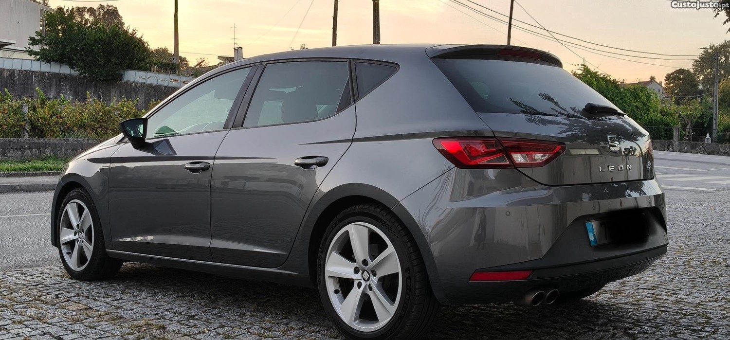 Seat Leon FR 2.0 TDI 184 cv NACIONAL estado novo - 13 — photo 3