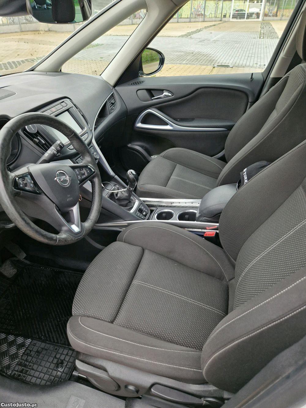 Opel Zafira C Tourer 1.6 CDTi Innovation S/S 7 lugares — fotografia 5