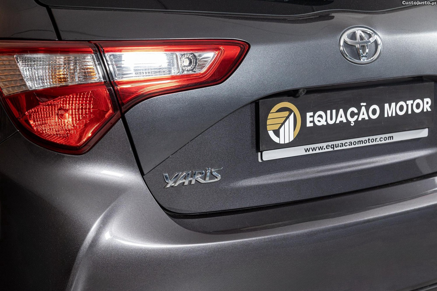 Toyota Yaris 1.0 VVT-i Comfort — fotografia 15