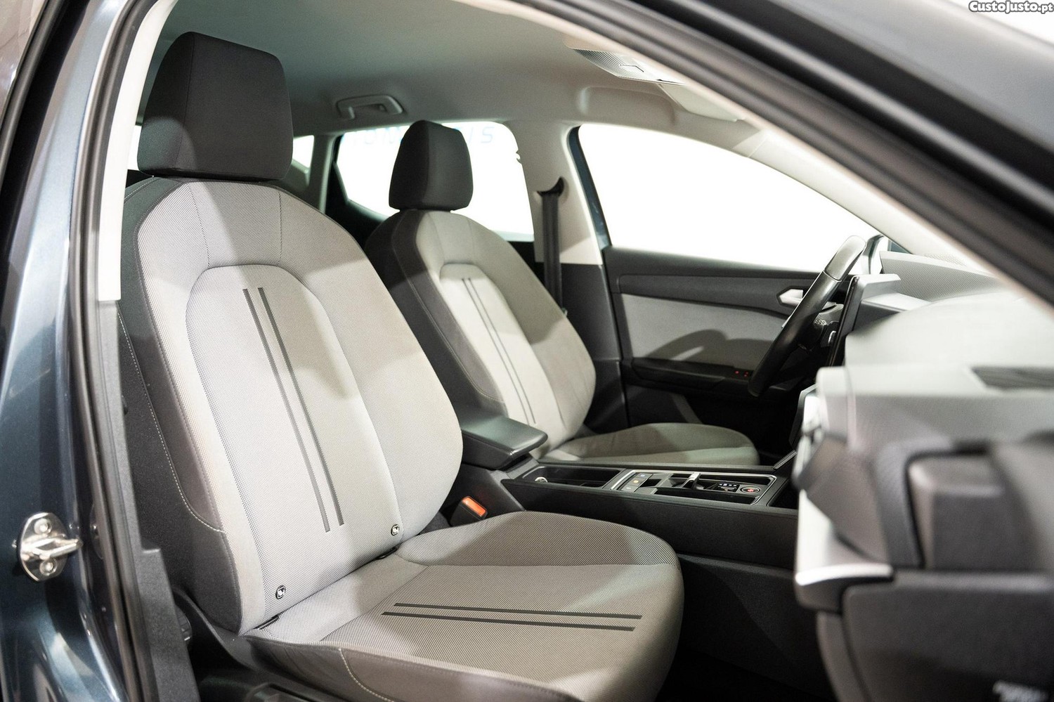 SEAT Leon 1.0 ETSI Style DSG — fotografia 3