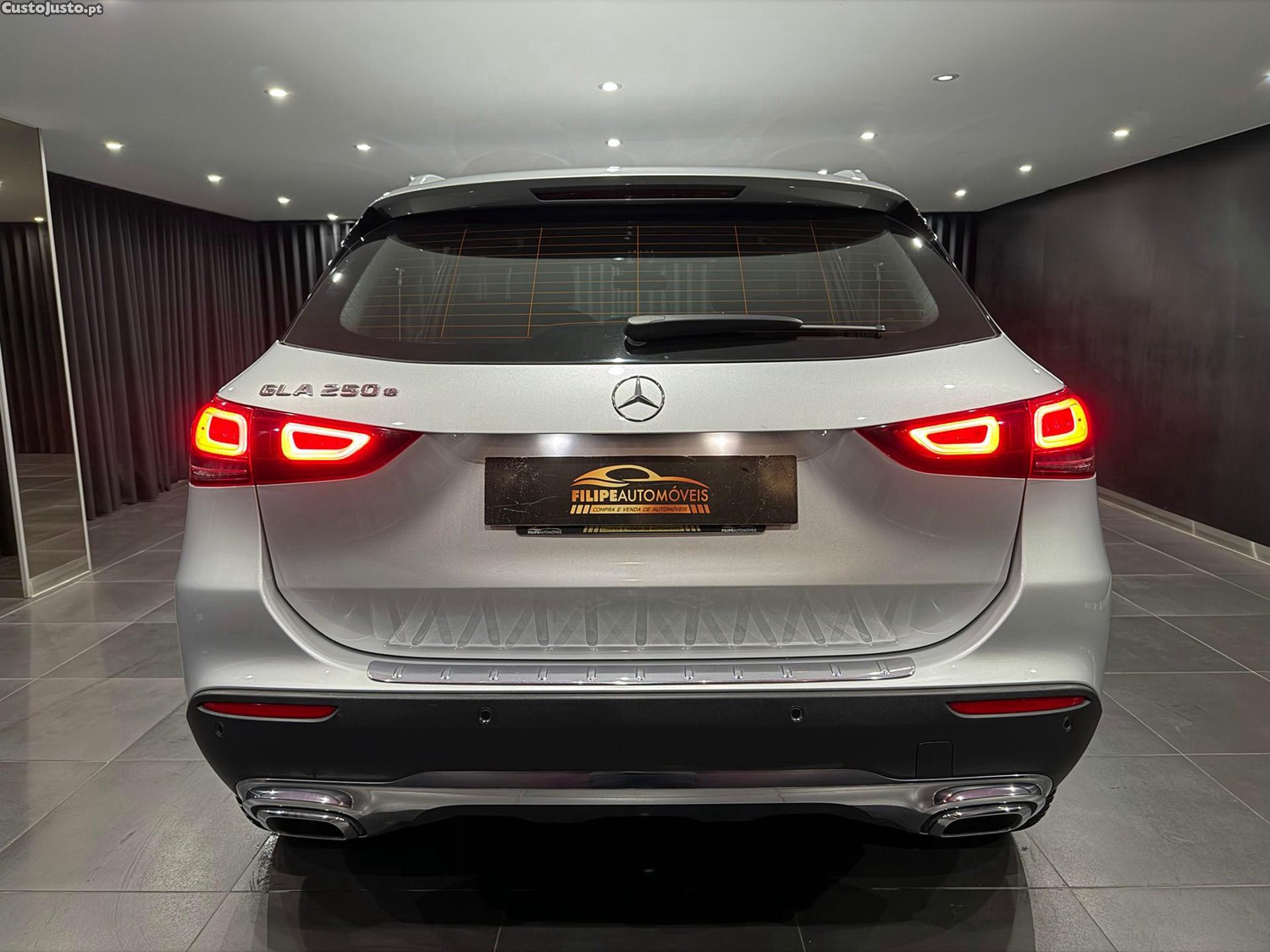 Mercedes-Benz GLA 250 e 8G-DCT Progressive — fotografia 20