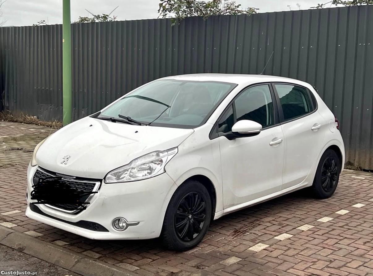Peugeot 208 1.2 VTI Active — fotografia 3