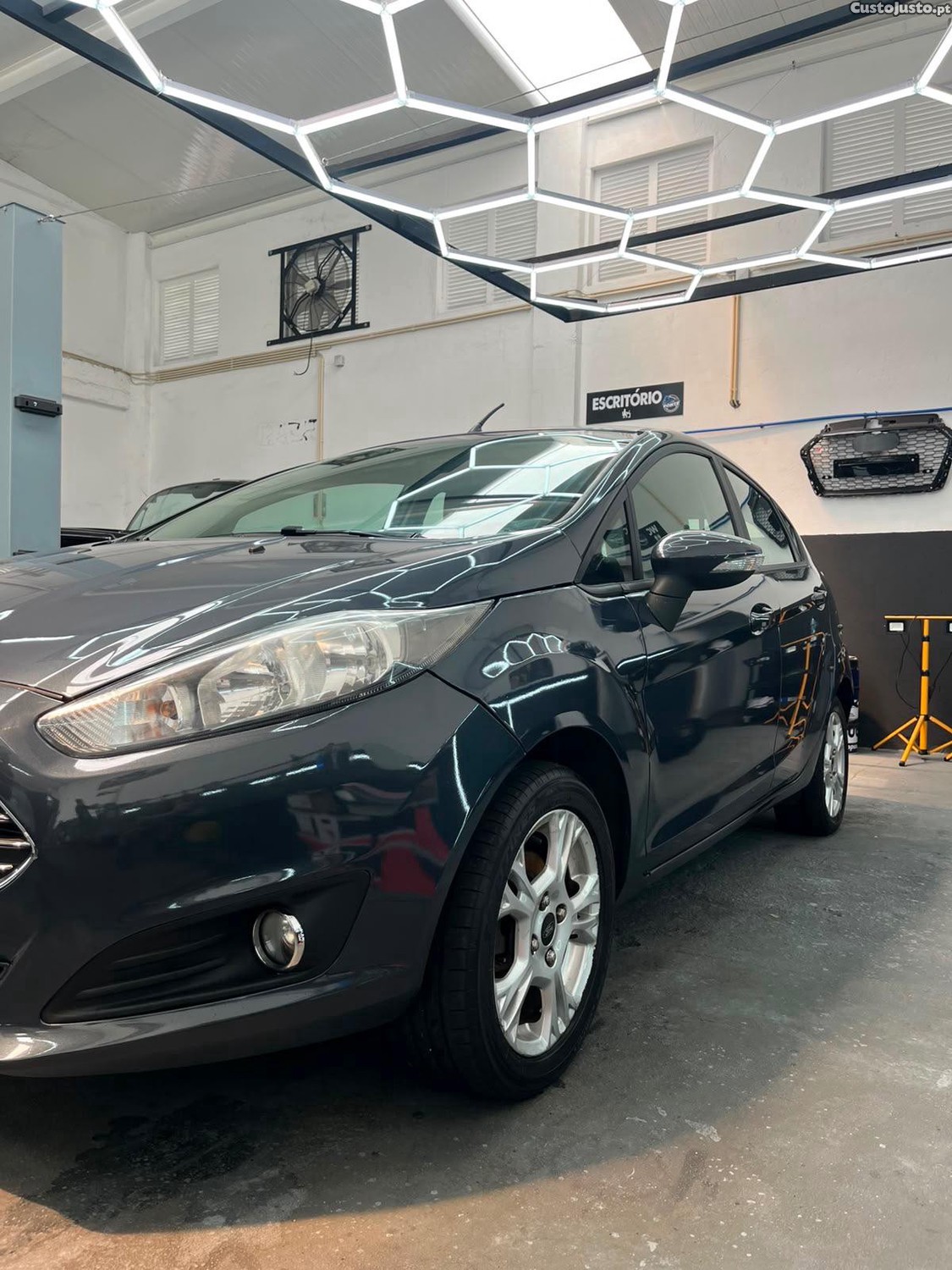Ford Fiesta Imaculado — photo 2