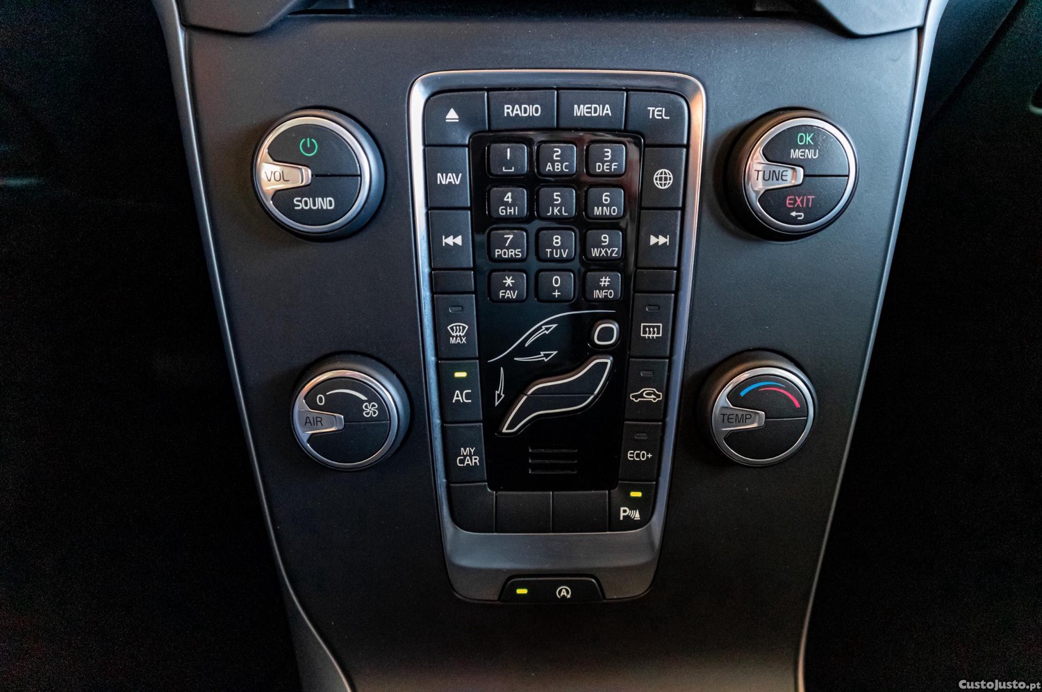 Volvo V40 2.0 D3 Momentum Geartronic — fotografia 7