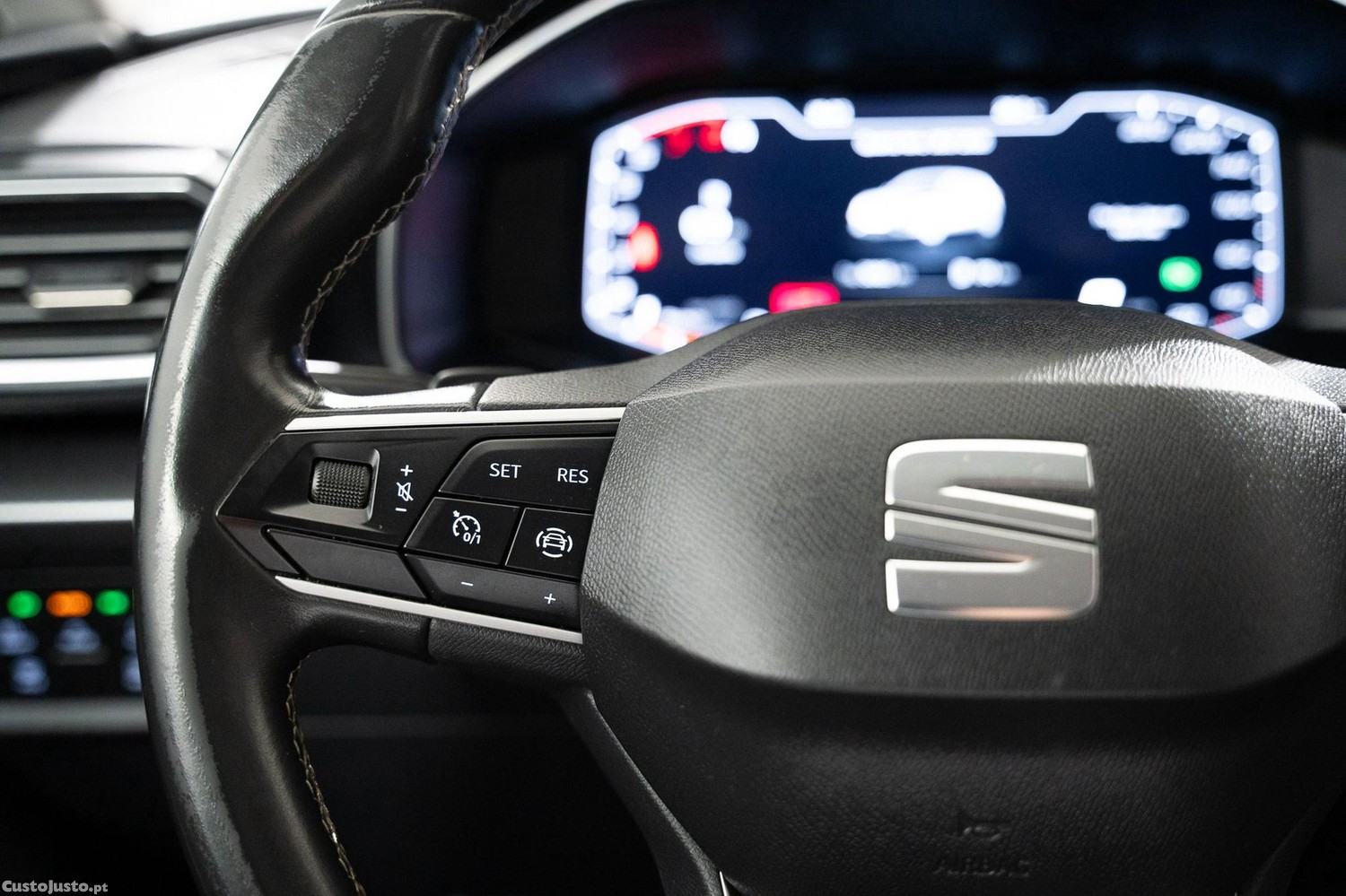 SEAT Leon 1.0 ETSI Style DSG — fotografia 9