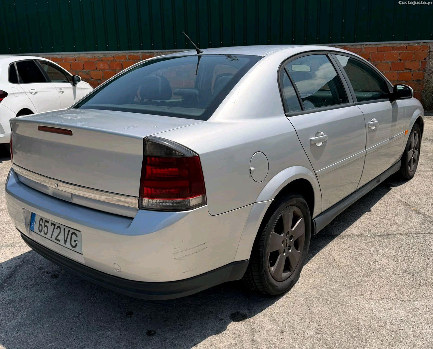 Opel Vectra 2.0 cdti — fotografia 11
