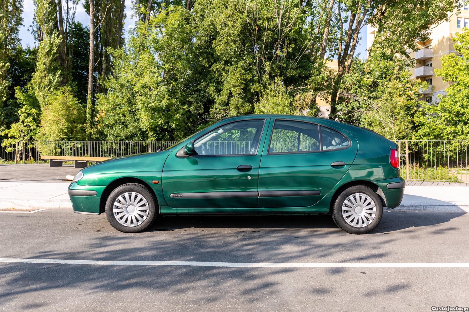 Renault Mégane 1.4 16v Expression — fotografia 11