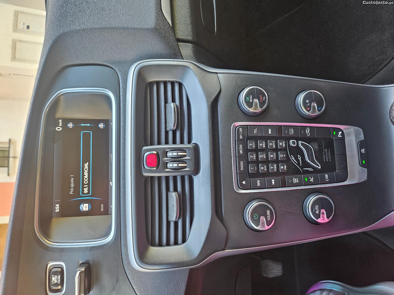 Volvo V40 . — photo 3